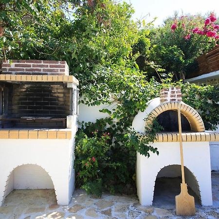 Villa Oasis Kamilárion Exterior foto
