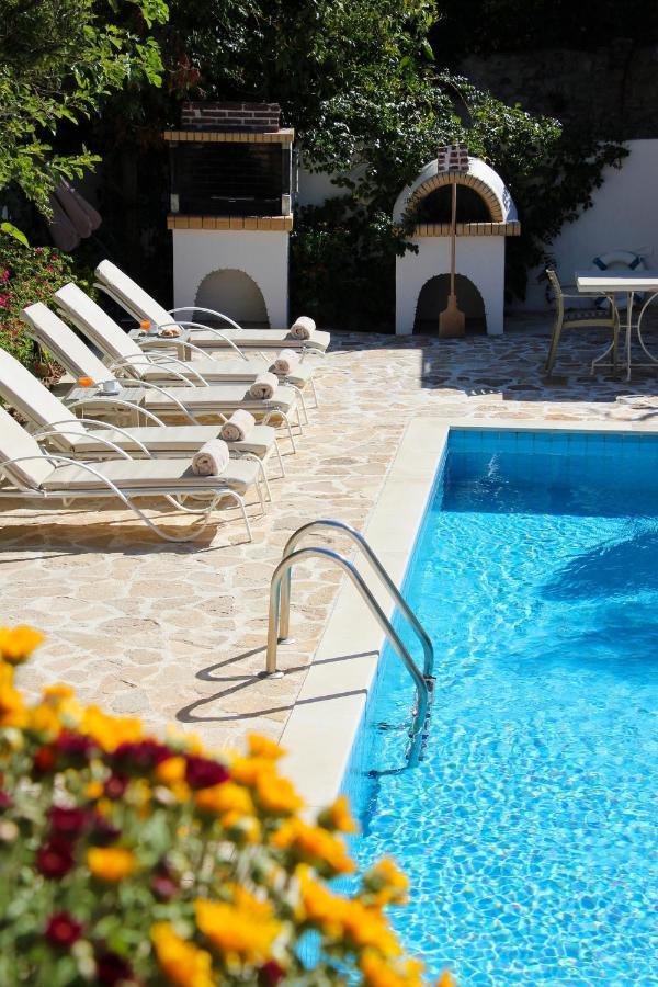 Villa Oasis Kamilárion Exterior foto